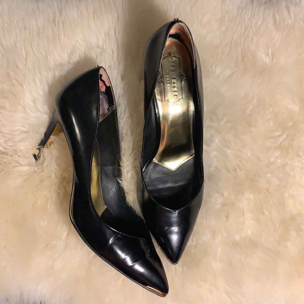 Ted Baker Black leather pumps